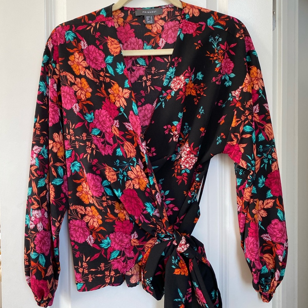 Primark top with front tie - size 6 US